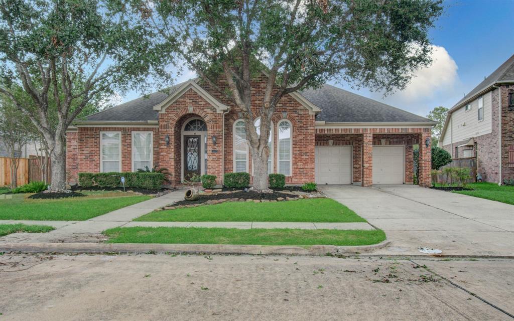 2632 Cottage Creek Drive, Pearland, Texas image 2