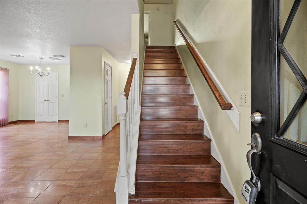 4016 Greenwood Drive, Pearland, Texas image 2