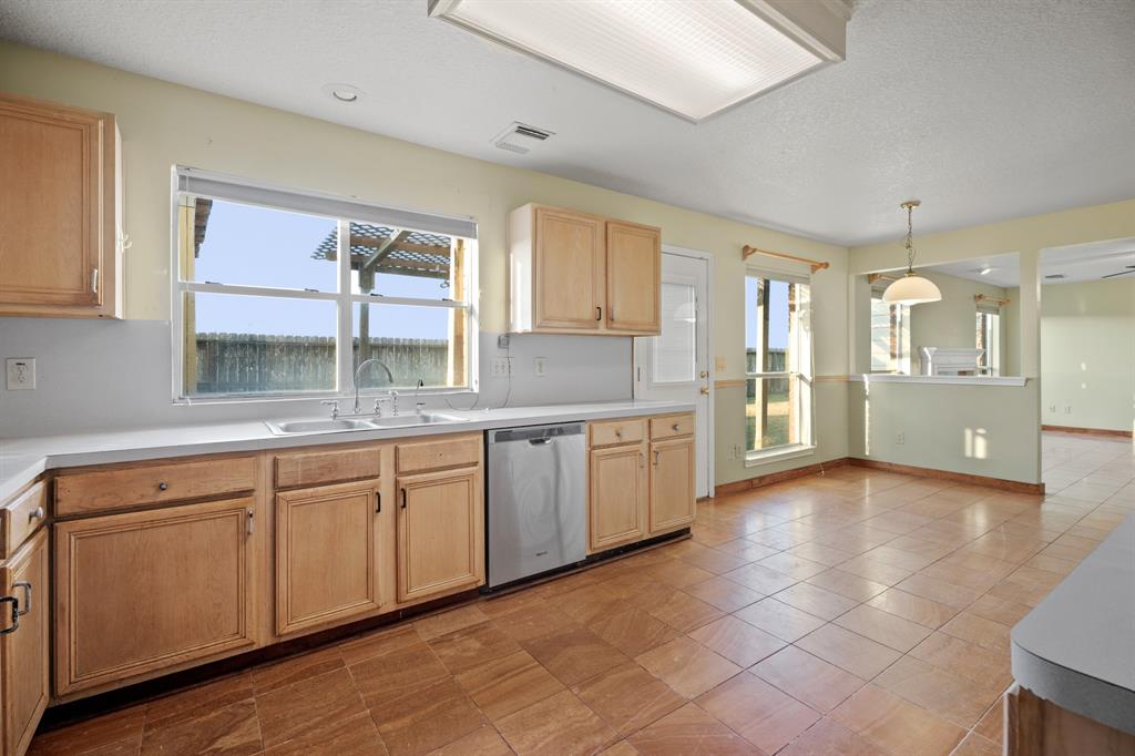 4016 Greenwood Drive, Pearland, Texas image 8