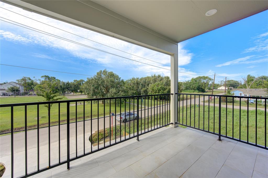 933 E 40 1/2 St Street, Houston, Texas image 20