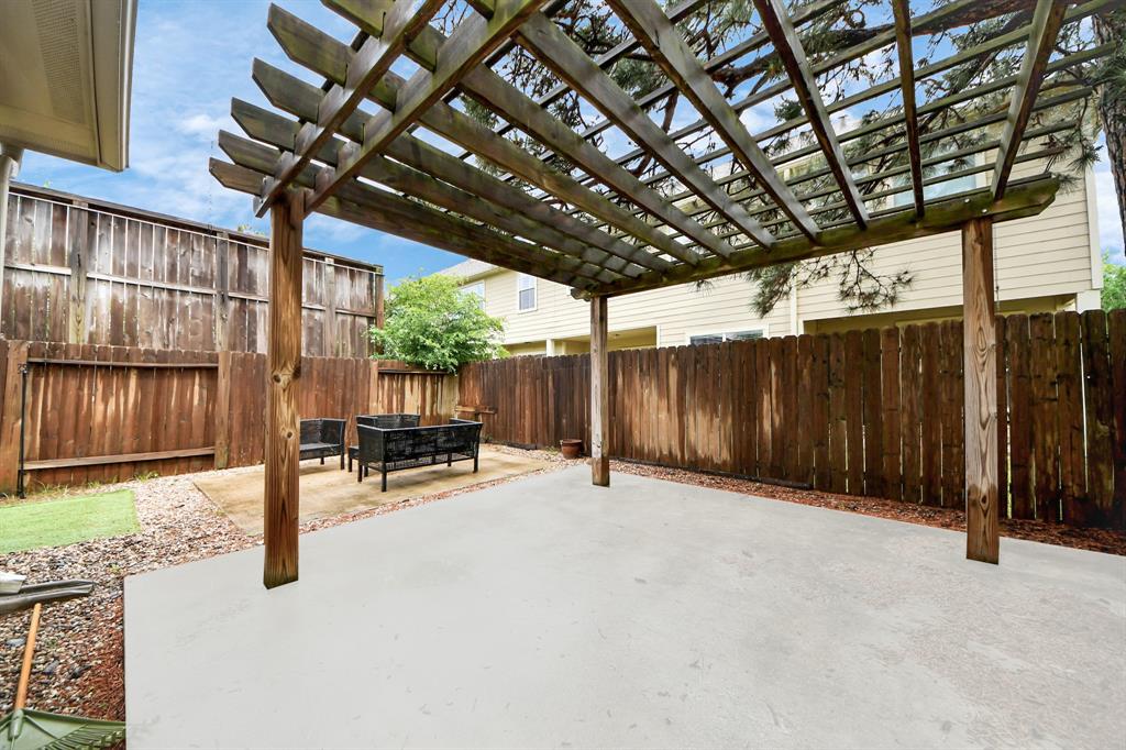 827 Sweet Pine Drive, Katy, Texas image 30
