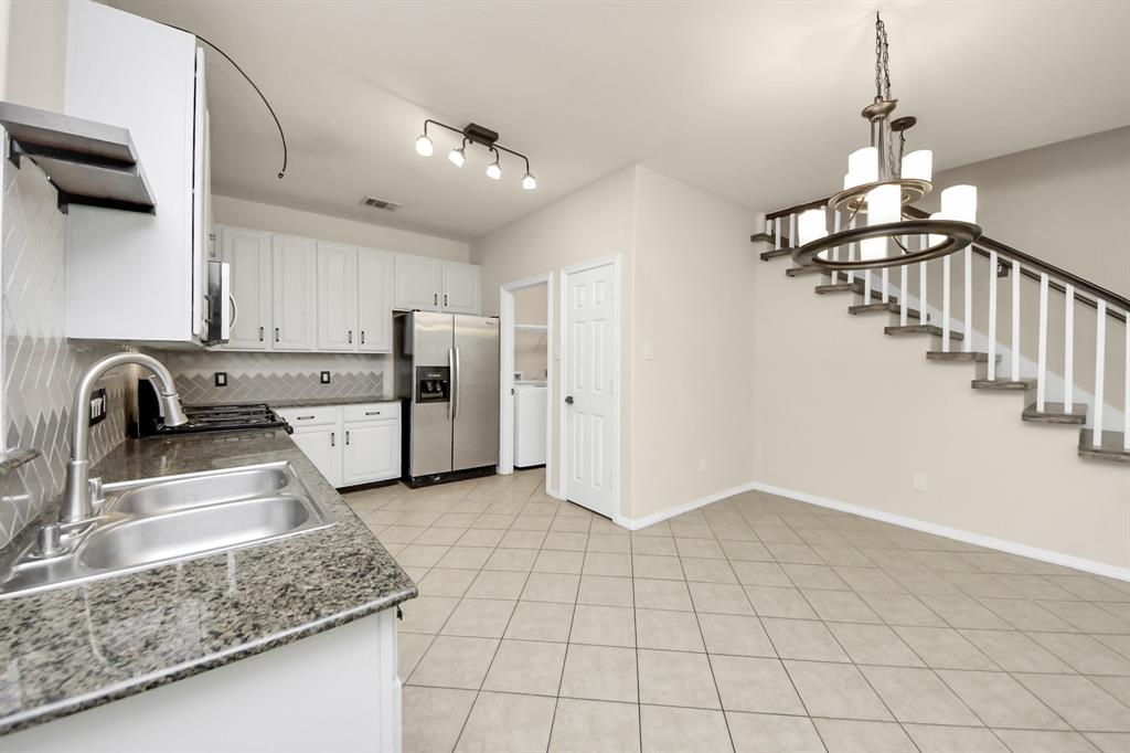 827 Sweet Pine Drive, Katy, Texas image 9