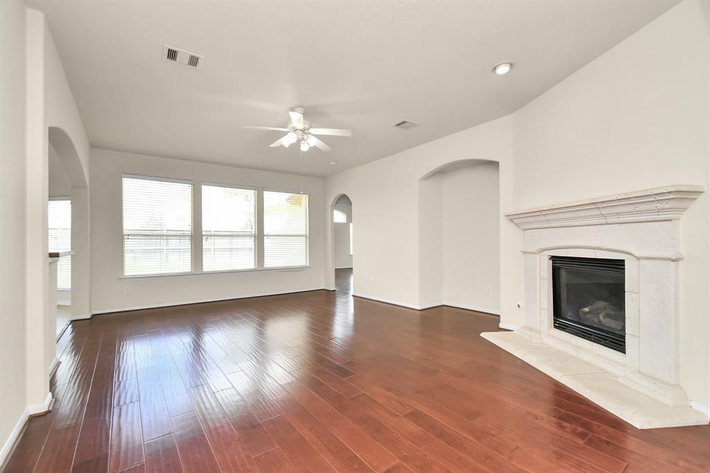 1604 Spring Glen Lane, Pearland, Texas image 14