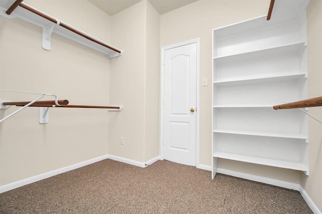 1604 Spring Glen Lane, Pearland, Texas image 31