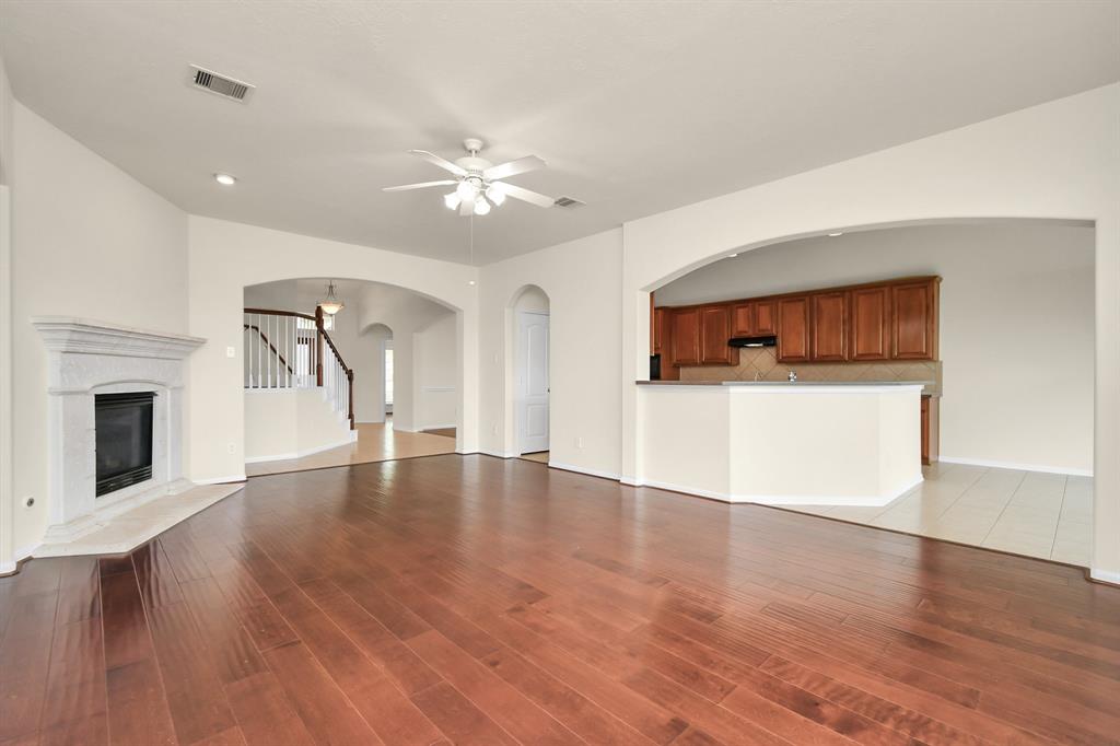 1604 Spring Glen Lane, Pearland, Texas image 15