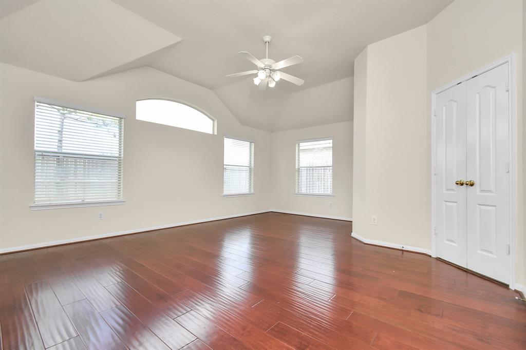 1604 Spring Glen Lane, Pearland, Texas image 24