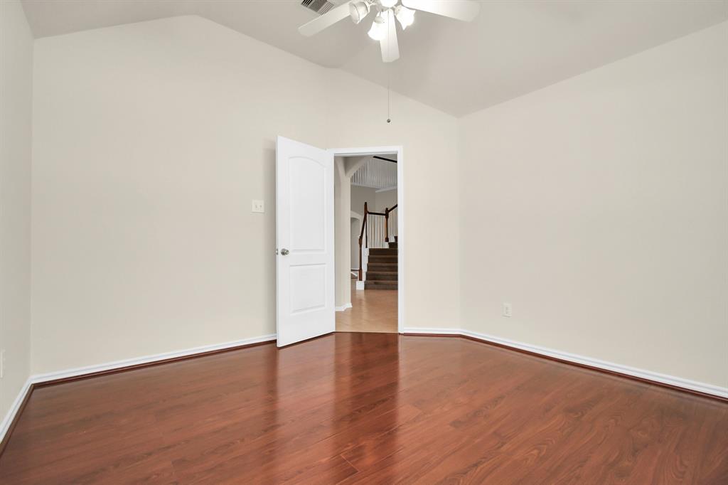 1604 Spring Glen Lane, Pearland, Texas image 23
