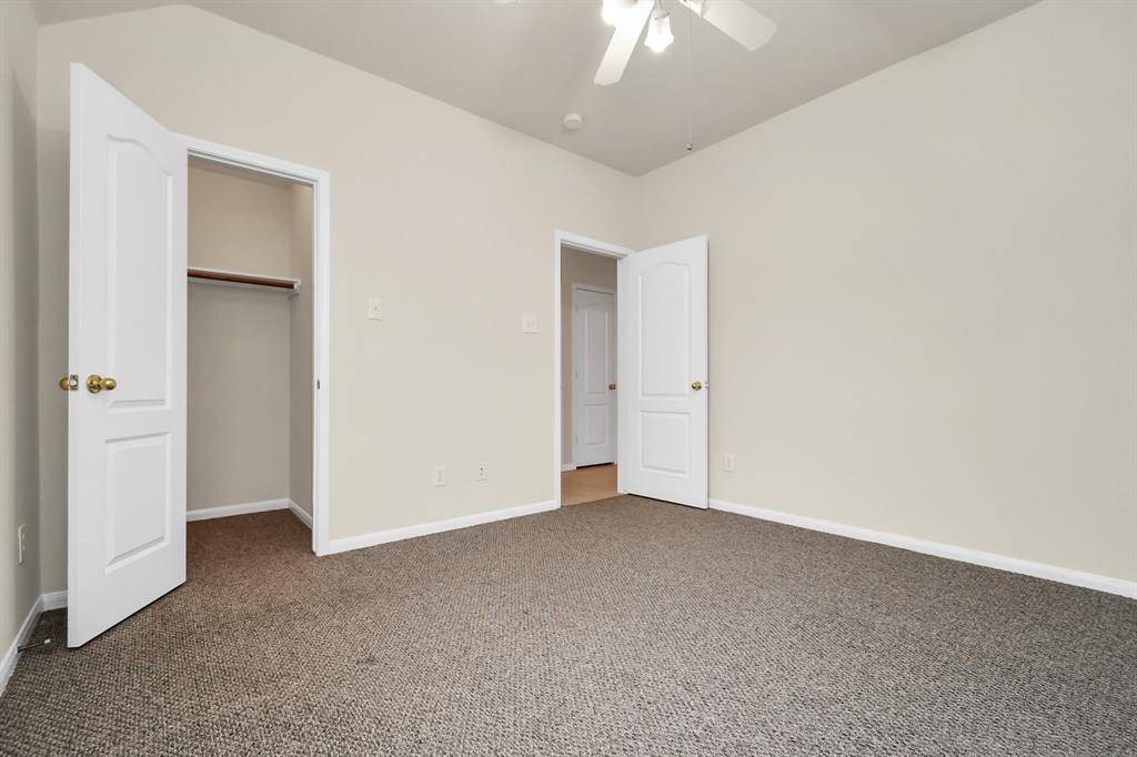 1604 Spring Glen Lane, Pearland, Texas image 36
