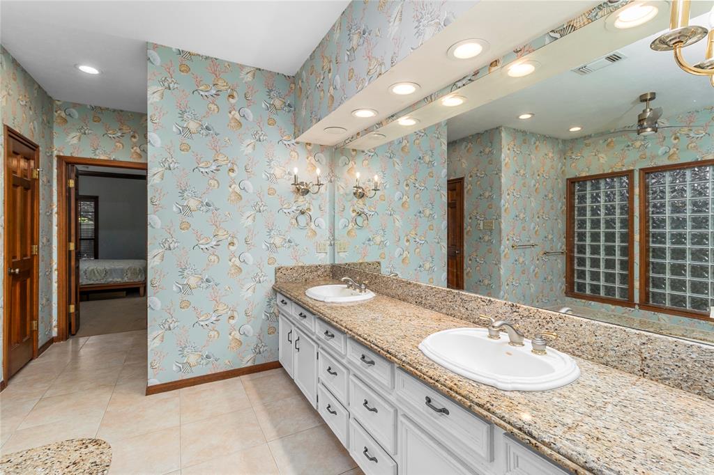 31 N Brokenfern Drive, The Woodlands, Texas image 36