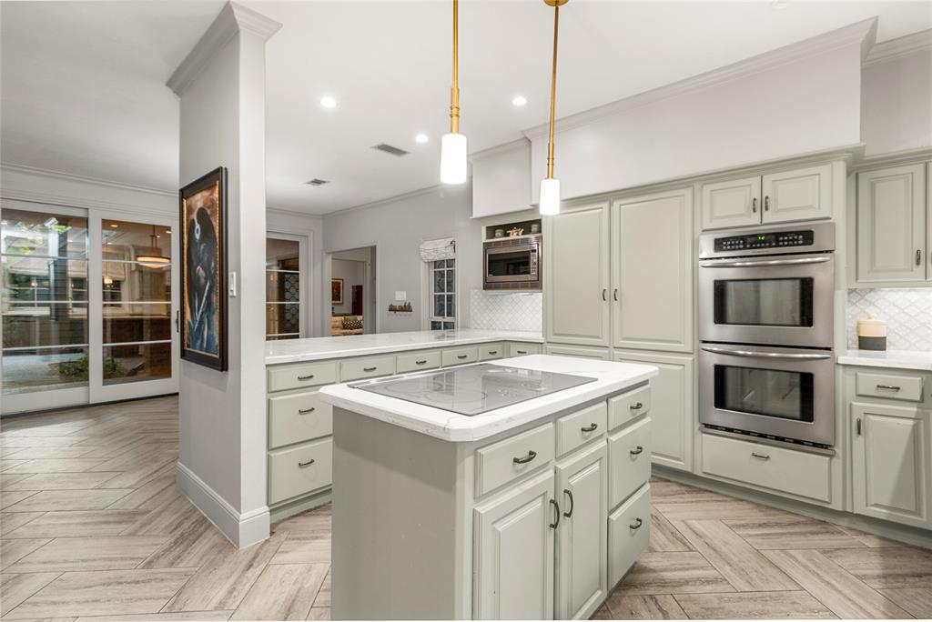 31 N Brokenfern Drive, The Woodlands, Texas image 21