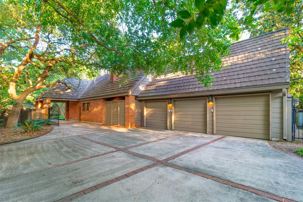 31 N Brokenfern Drive, The Woodlands, Texas image 49