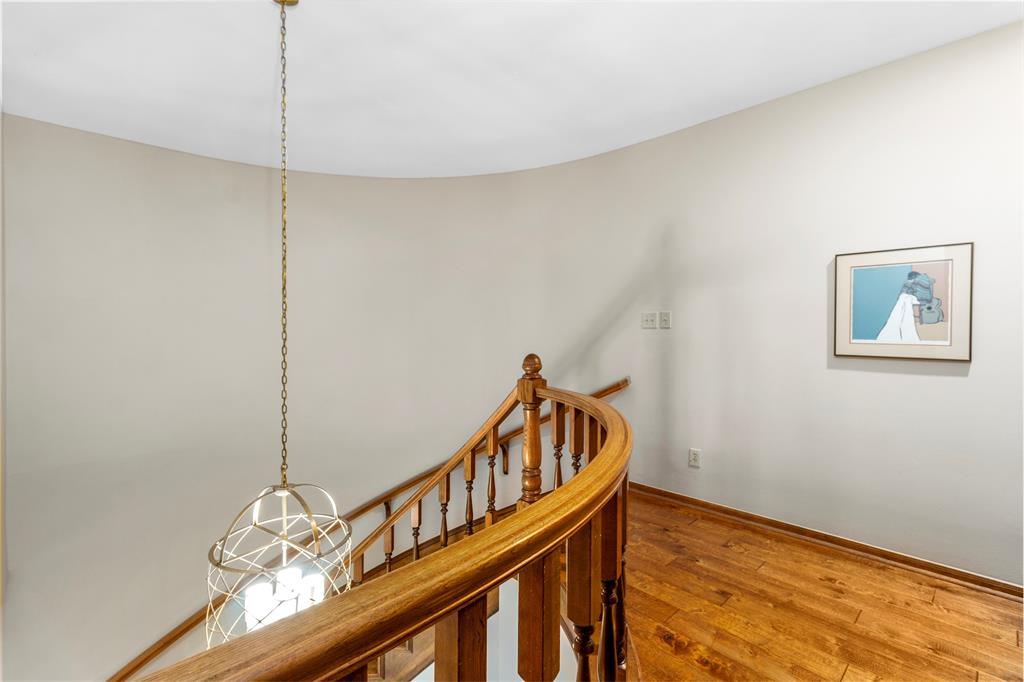 31 N Brokenfern Drive, The Woodlands, Texas image 37