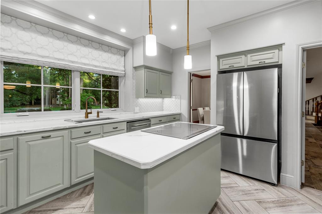 31 N Brokenfern Drive, The Woodlands, Texas image 22