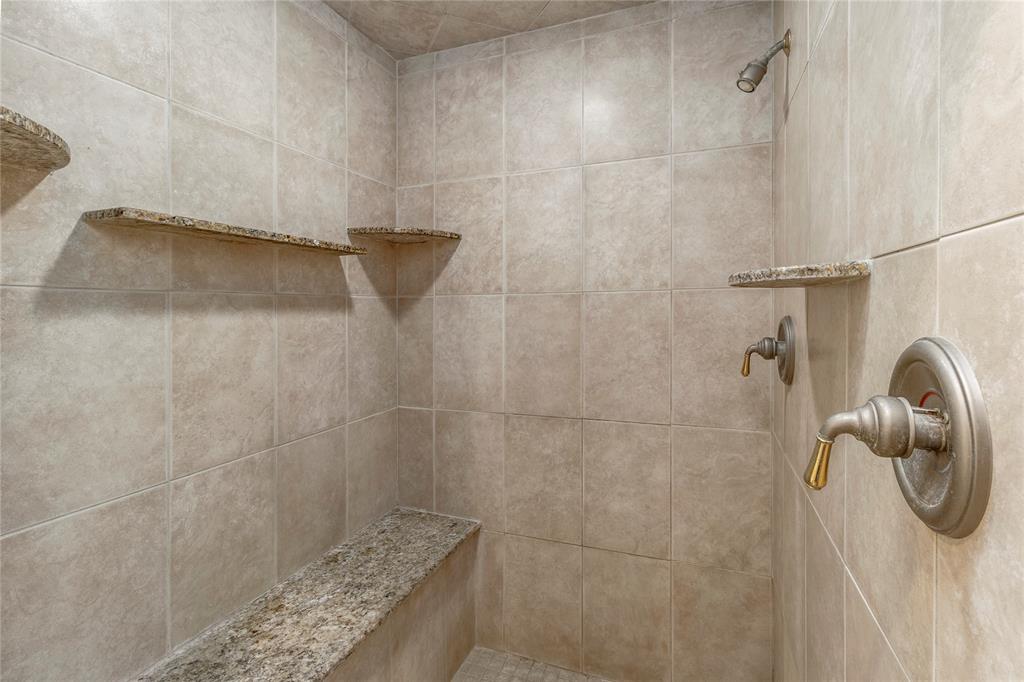 31 N Brokenfern Drive, The Woodlands, Texas image 35