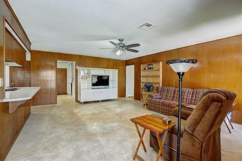 Single Family Residence in Conroe TX 102 Lakeshore Drive 5.jpg