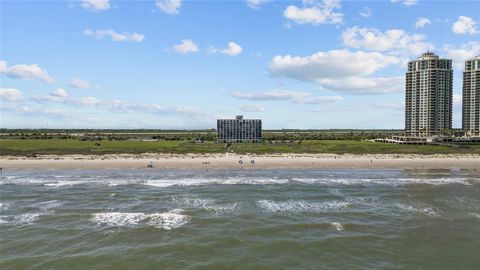 Condominium in Galveston TX 415 Beach Drive 24.jpg