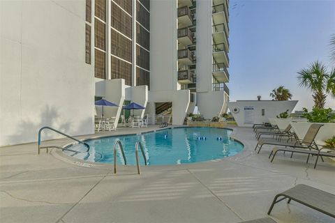 Condominium in Galveston TX 415 Beach Drive 20.jpg