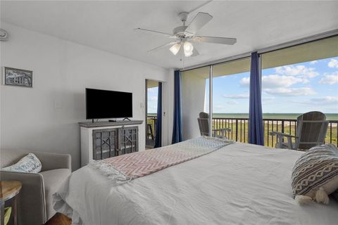 Condominium in Galveston TX 415 Beach Drive 14.jpg