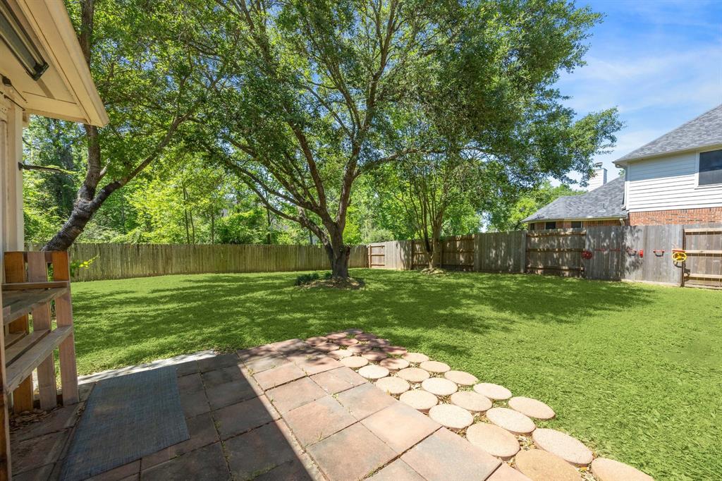 6021 Whispering Lakes Drive, Katy, Texas image 28