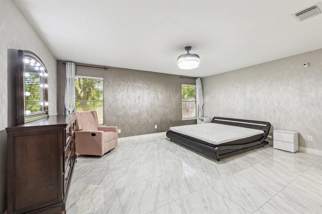 6021 Whispering Lakes Drive, Katy, Texas image 14
