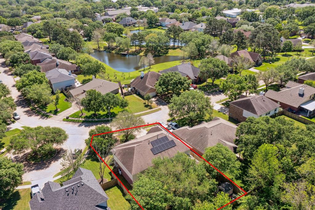 6021 Whispering Lakes Drive, Katy, Texas image 31