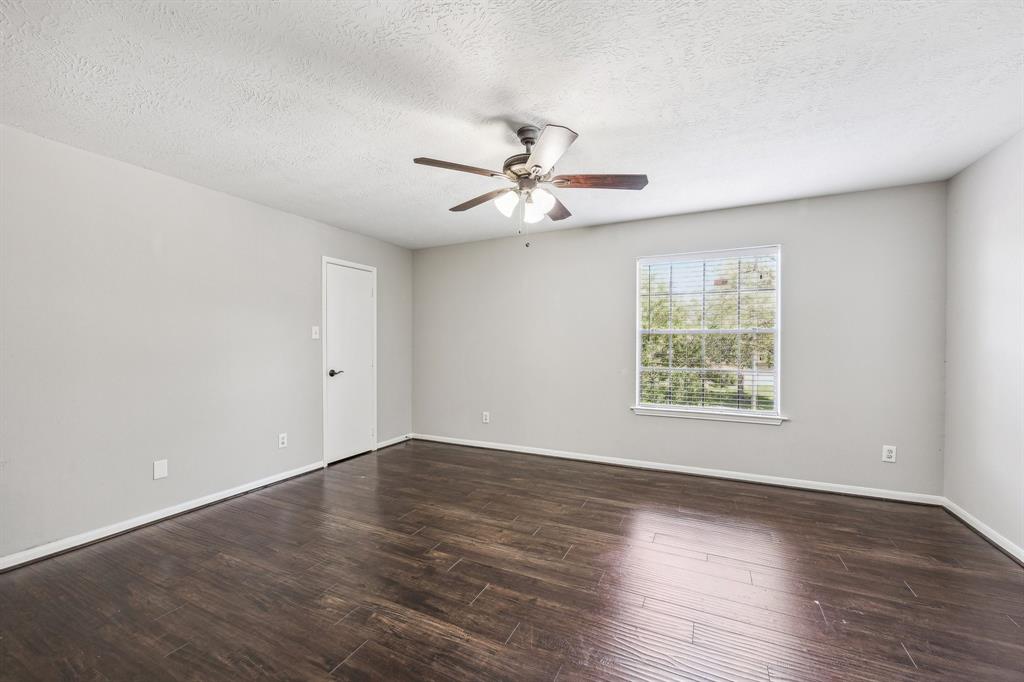 6021 Whispering Lakes Drive, Katy, Texas image 23