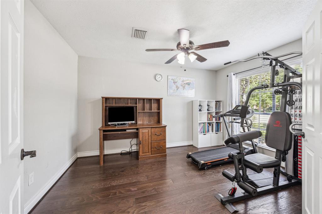 6021 Whispering Lakes Drive, Katy, Texas image 6