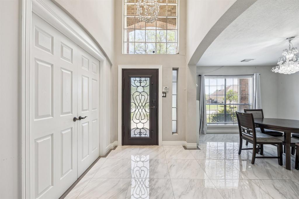 6021 Whispering Lakes Drive, Katy, Texas image 4