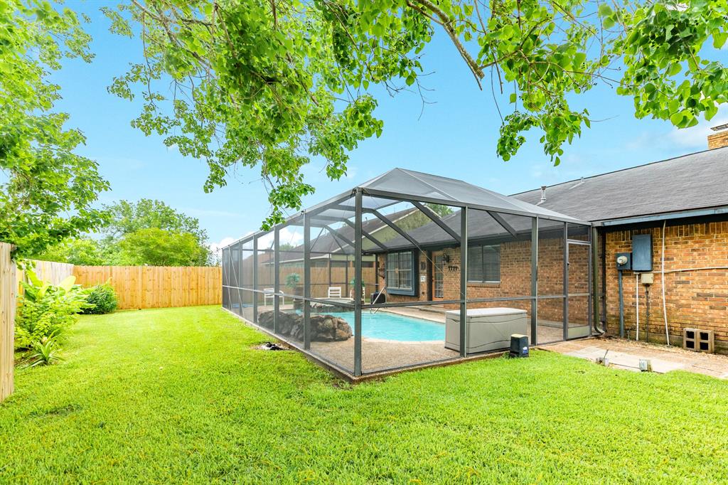 235 Corkwood Street, Lake Jackson, Texas image 5