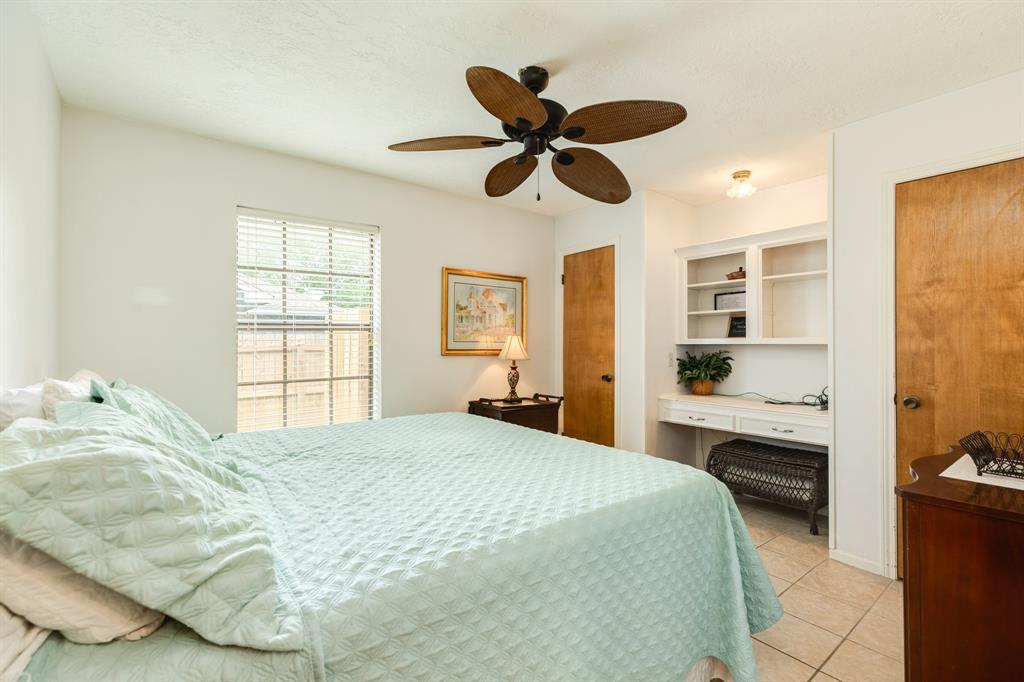 235 Corkwood Street, Lake Jackson, Texas image 21