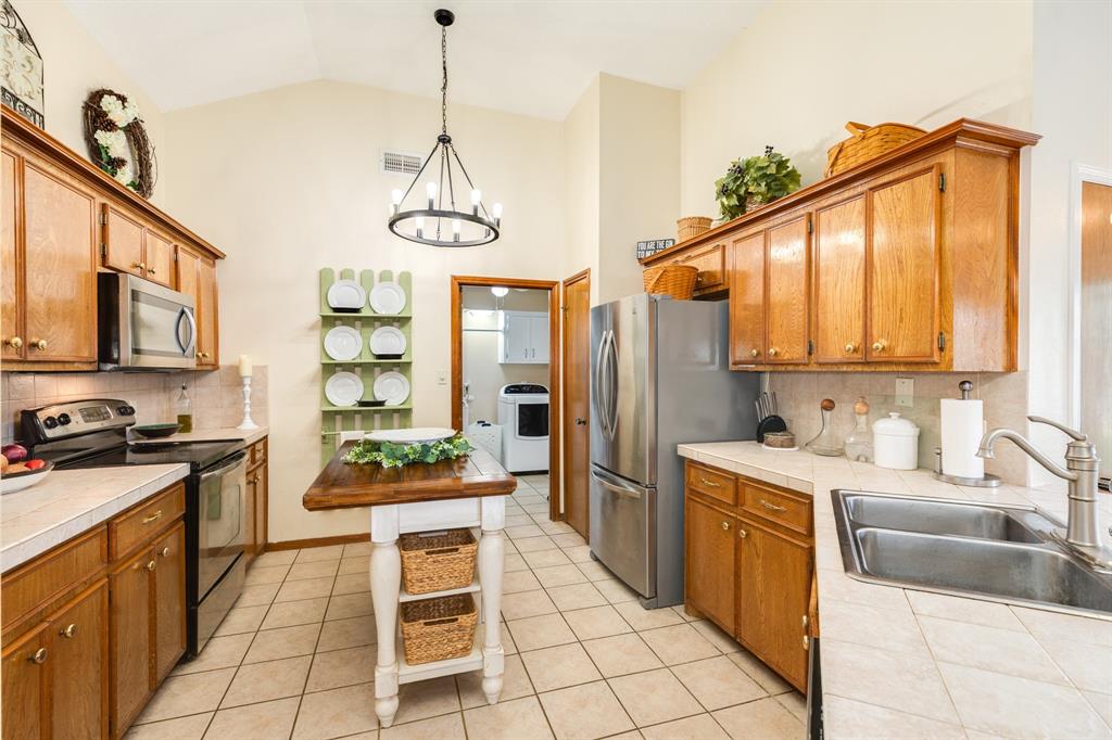 235 Corkwood Street, Lake Jackson, Texas image 10