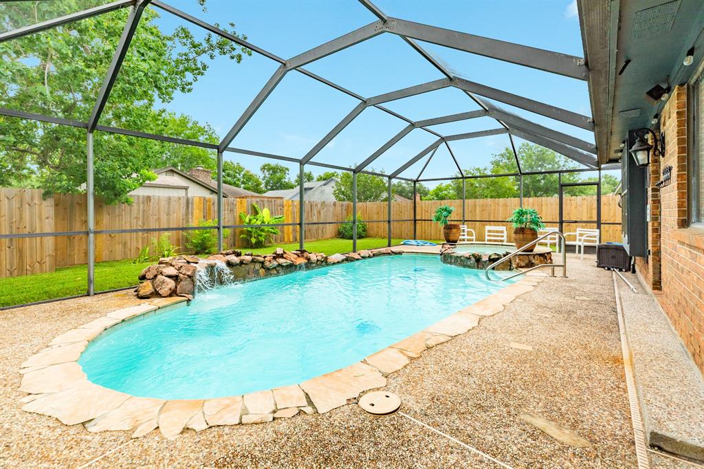 235 Corkwood Street, Lake Jackson, Texas image 3