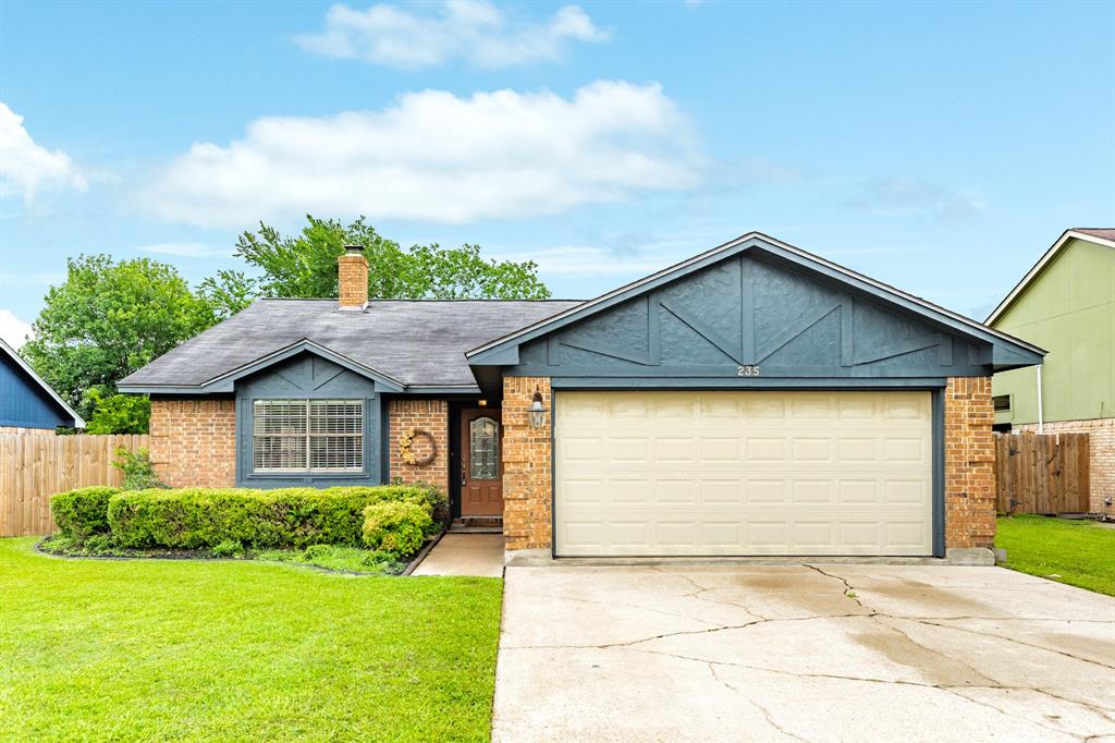 235 Corkwood Street, Lake Jackson, Texas image 1