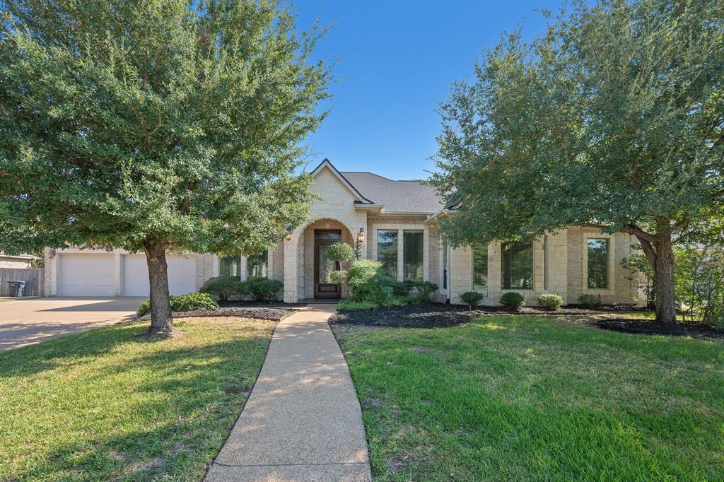 904 Plainfield Court, College Station, Texas image 1