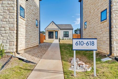 Photo of 1601 Mustang Drive, Marble Falls, TX 78654 (MLS # 9813346)