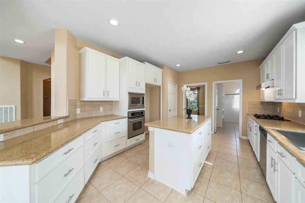 26 Oakmont Court, Jersey Village, Texas image 18