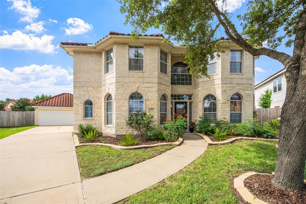 26 Oakmont Court