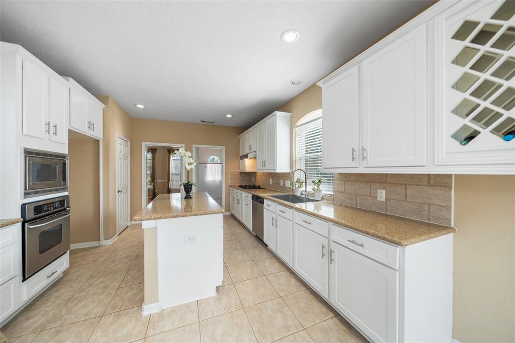 26 Oakmont Court, Jersey Village, Texas image 19