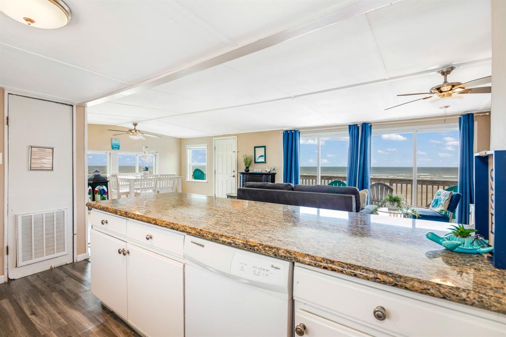 12431 E Ventura Drive, Galveston, Texas image 19