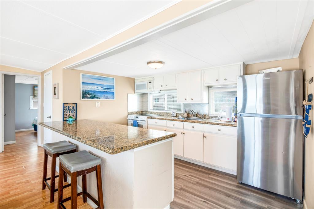 12431 E Ventura Drive, Galveston, Texas image 17