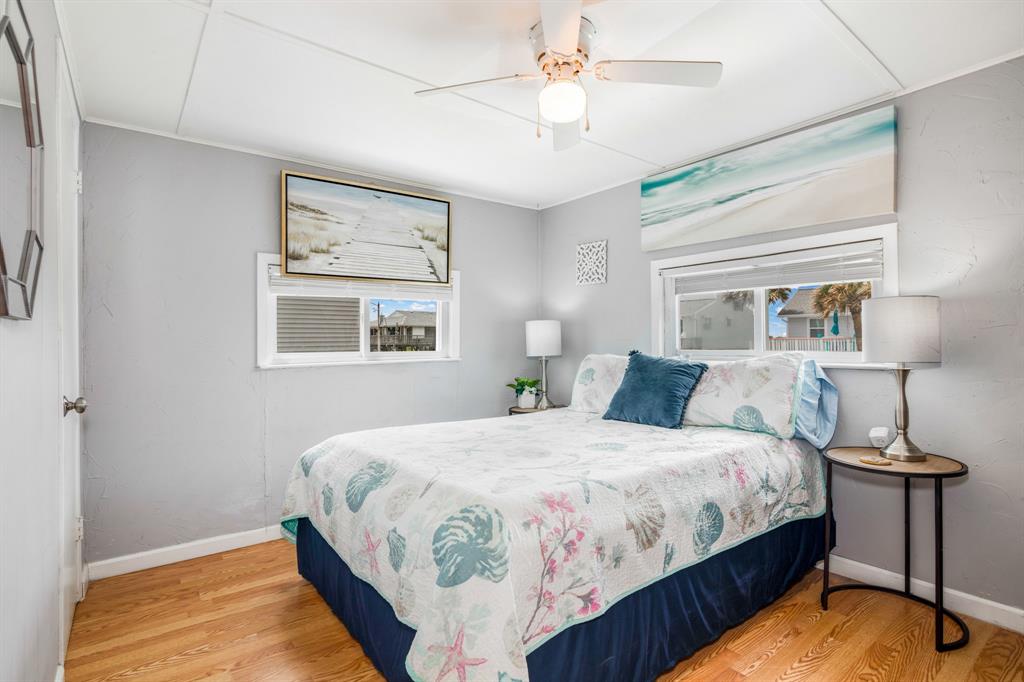 12431 E Ventura Drive, Galveston, Texas image 27