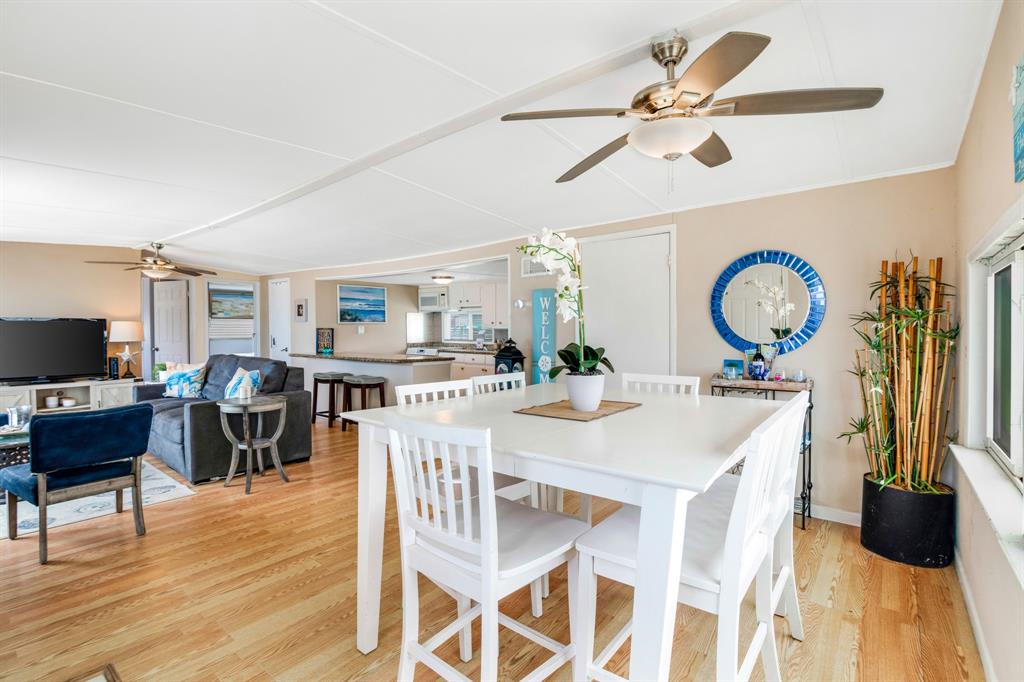 12431 E Ventura Drive, Galveston, Texas image 13
