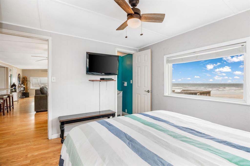 12431 E Ventura Drive, Galveston, Texas image 24