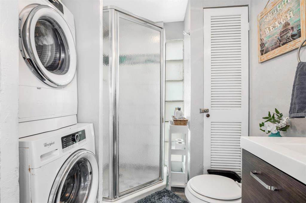 12431 E Ventura Drive, Galveston, Texas image 31