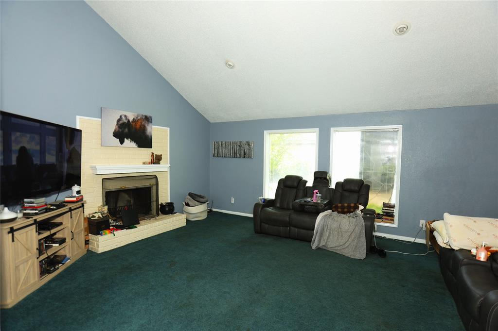 2236 River Oaks Drive, West Columbia, Texas image 2