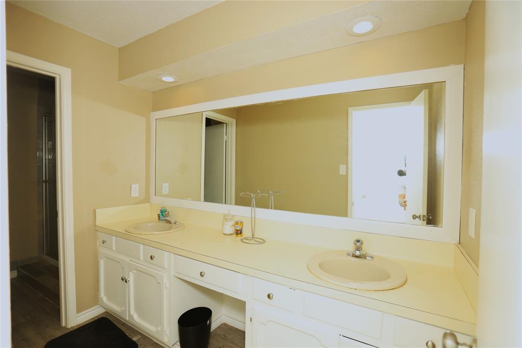2236 River Oaks Drive, West Columbia, Texas image 11
