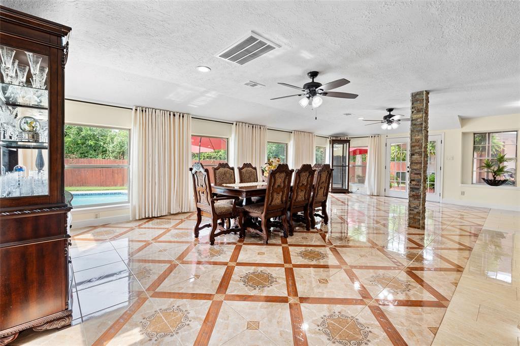 10422 Springland Ct