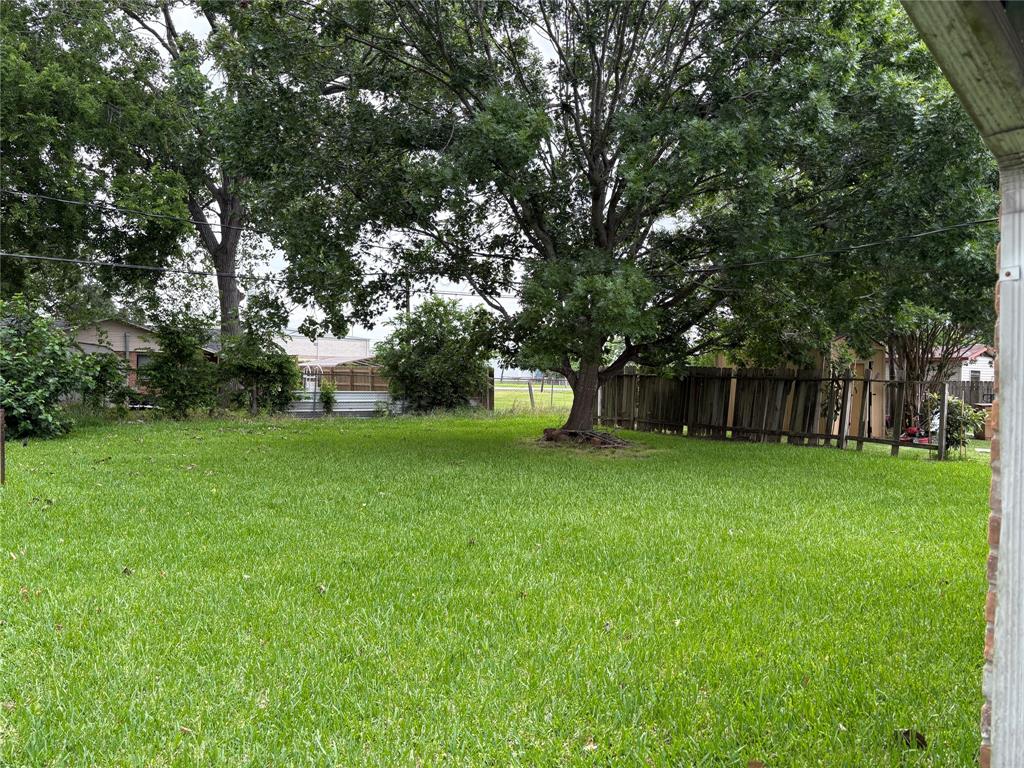 610 N 12th Street, La Porte, Texas image 3