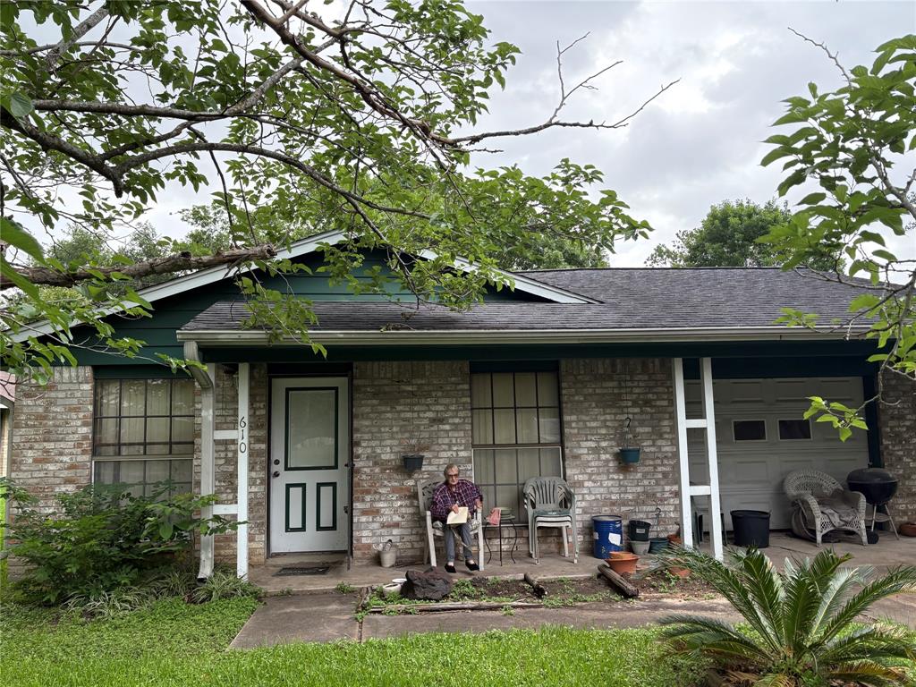 610 N 12th Street, La Porte, Texas image 1