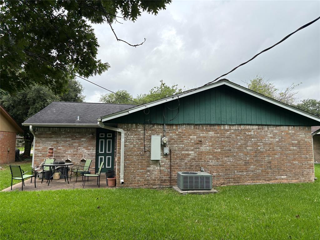 610 N 12th Street, La Porte, Texas image 2